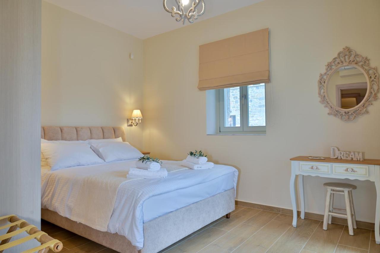 Efmar Exclusive Residences Githio Habitación foto